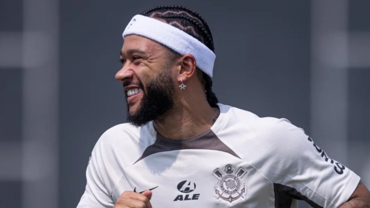  Memphis Depay pode estrear em Corinthians x Atlético MG Lorena Bueri