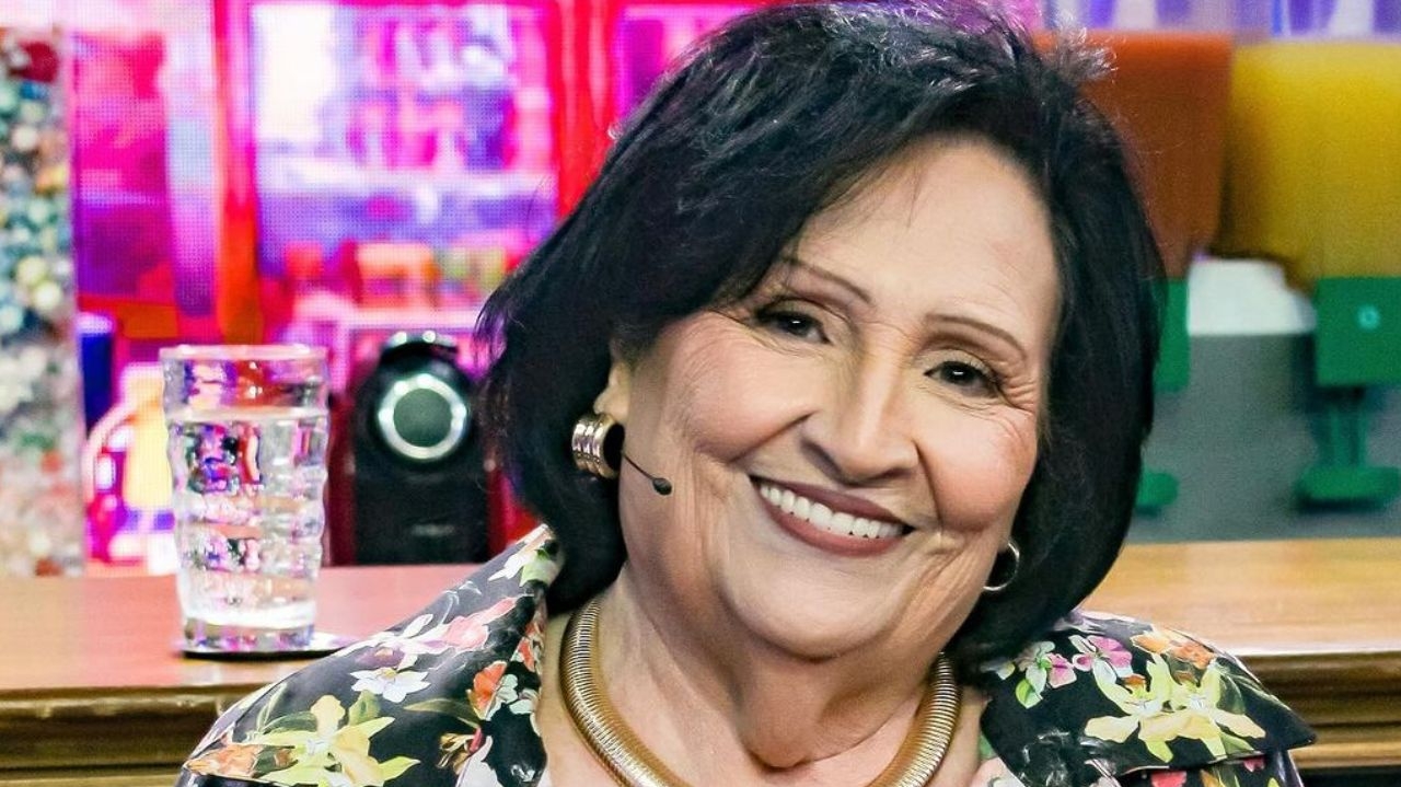 Dona Déa apresentará um novo programa na Globo  Lorena Bueri