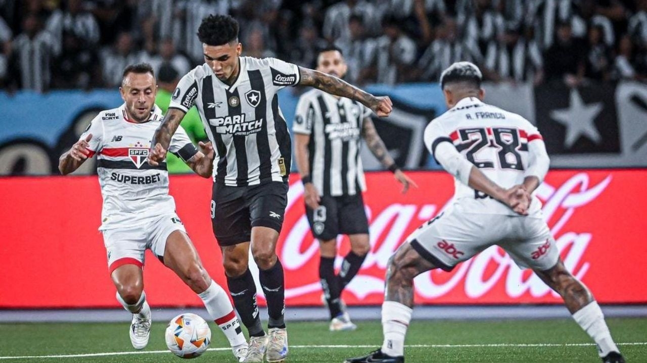 Libertadores: Botafogo e São Paulo empatam no Estádio Nilton Santos Lorena Bueri