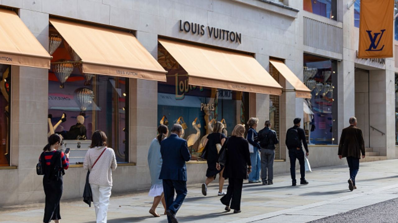 Louis Vuitton é acusada de racismo por clientes da loja Lorena Bueri