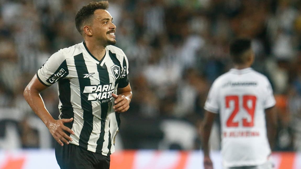 Alta produção não garante vitória e Botafogo amarga empate em casa Lorena Bueri