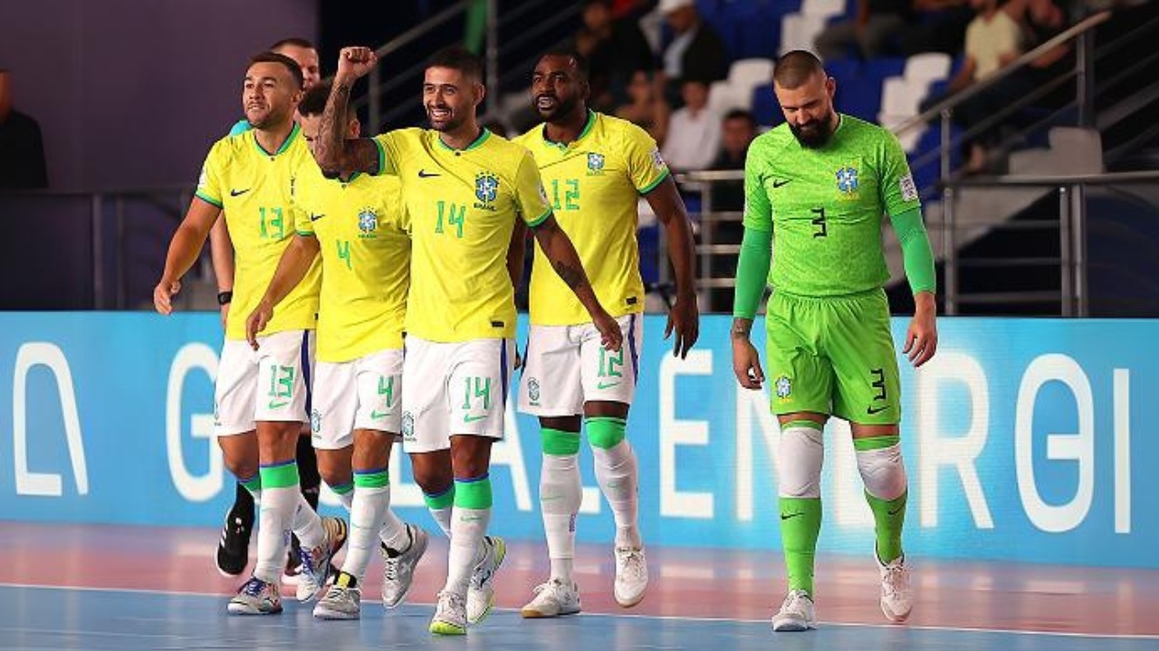 Brasil vence mais uma partida por goleada e se classifica no mundial de futsal Lorena Bueri