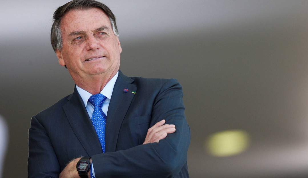 “Tem que todo mundo comprar fuzil”, recomenda presidente Jair Bolsonaro