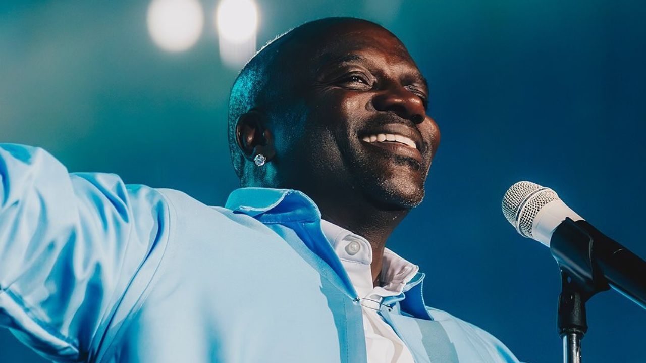 Rock in Rio 2024: Akon canta todos os hits e comete algumas gafes Lorena Bueri