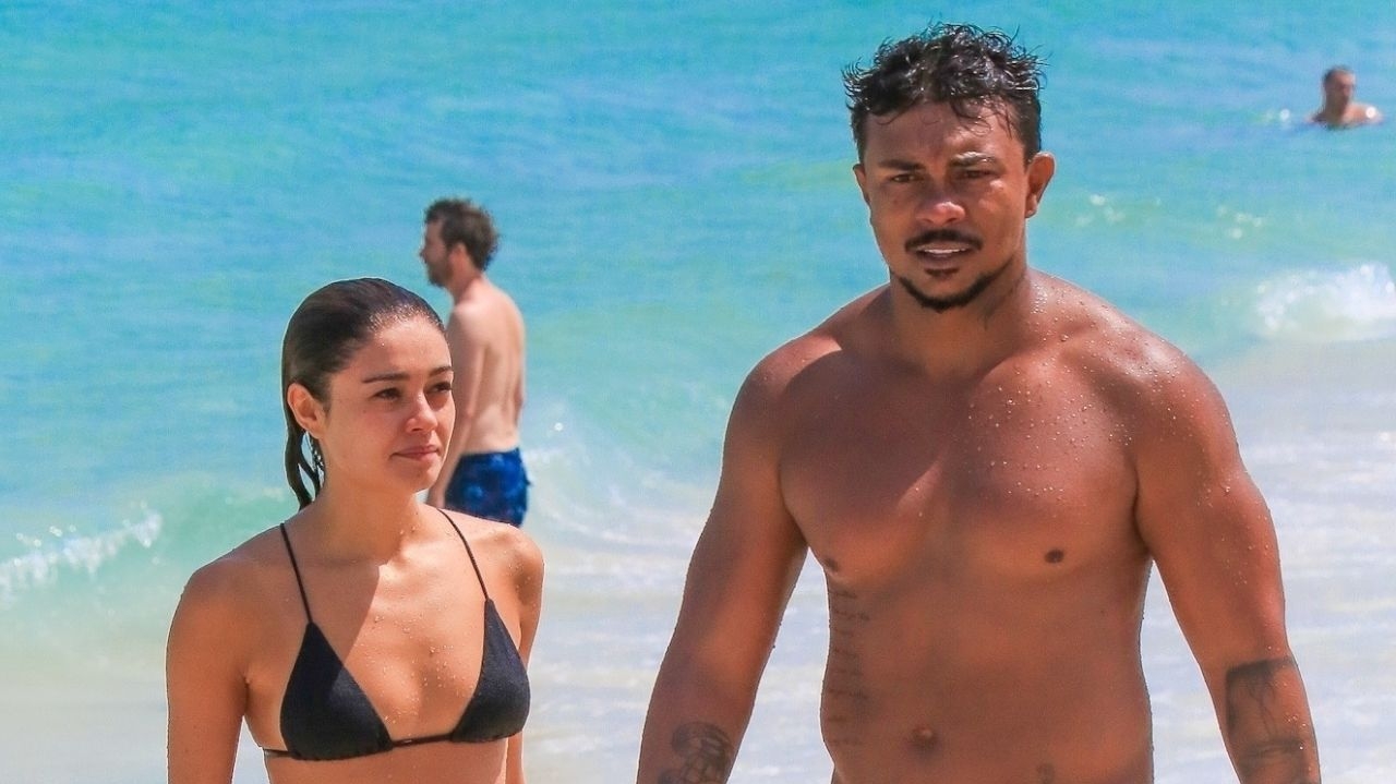 Sophie Charlotte e Xamã são flagrados curtindo praia juntos Lorena Bueri