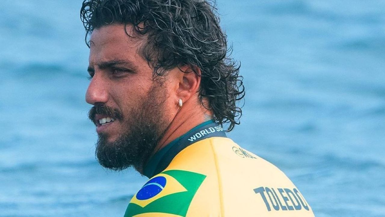 Filipe Toledo anuncia sua volta depois de se recuperar de uma depressão Lorena Bueri