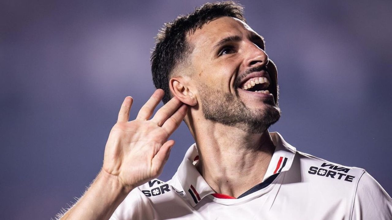 Calleri vive jejum de gols, mas números em Libertadores impressionam Lorena Bueri