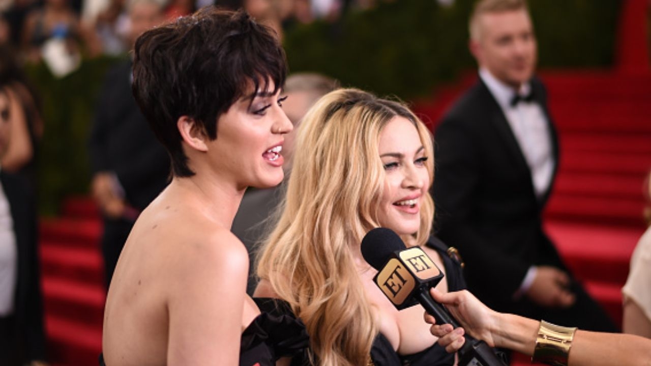 Katy Perry fala que 'todos deveriam conhecer Madonna' em entrevista Lorena Bueri