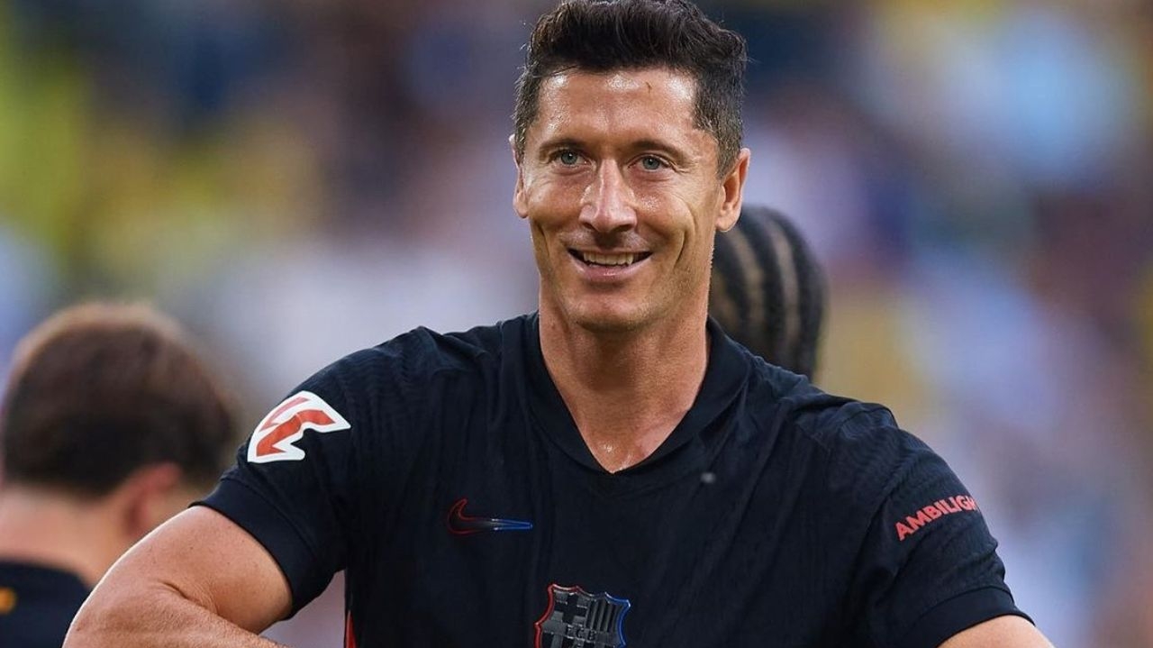 Lewandowski tem sete gols em sete partidas e lidera a equipe invicta do Barcelona Lorena Bueri