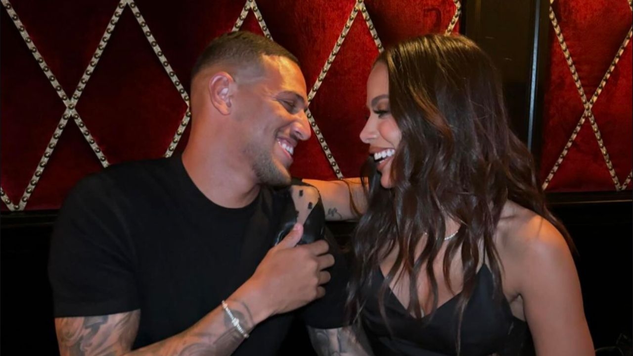 Anitta assume relacionamento com ex-jogador do flamengo Vinicius Souza Lorena Bueri