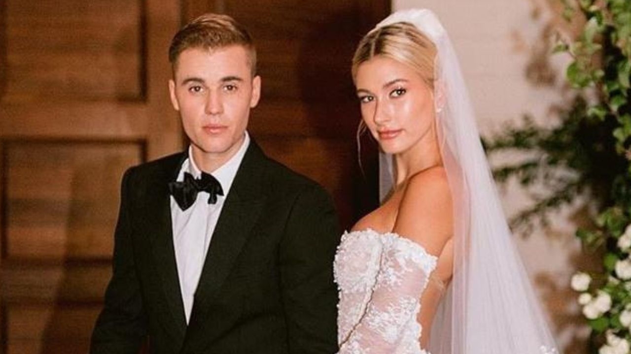 Hailey Bieber posta fotos inéditas de seu casamento com Justin Lorena Bueri