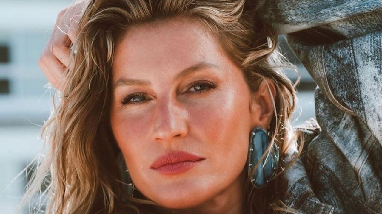 Relembre a história da Gisele Bündchen no Victoria's Secret Lorena Bueri