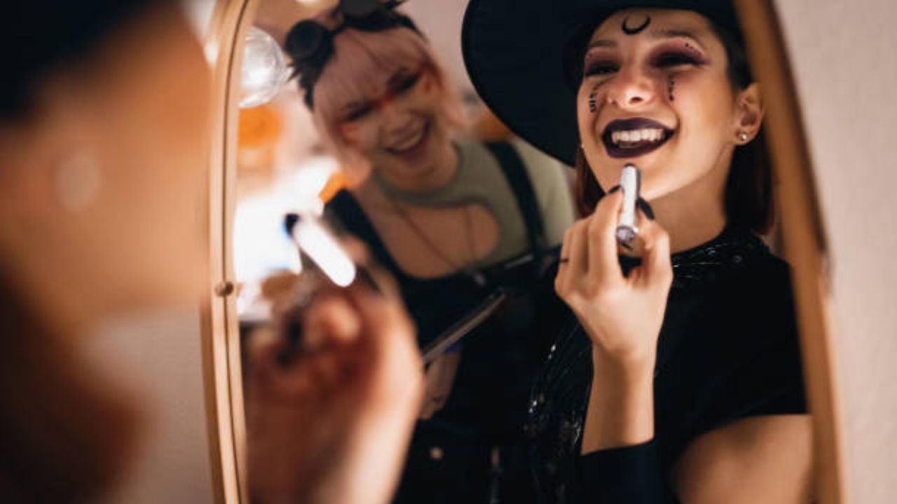 5 ideias de fantasias e maquiagens de Halloween para você se inspirar Lorena Bueri