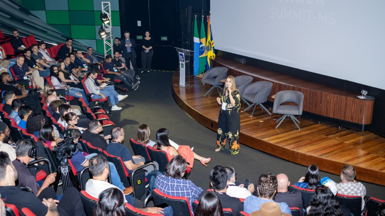 On-track Summit MS: começou hoje com grandes nomes e inovações que transformam a música em Campo Grande Lorena Bueri