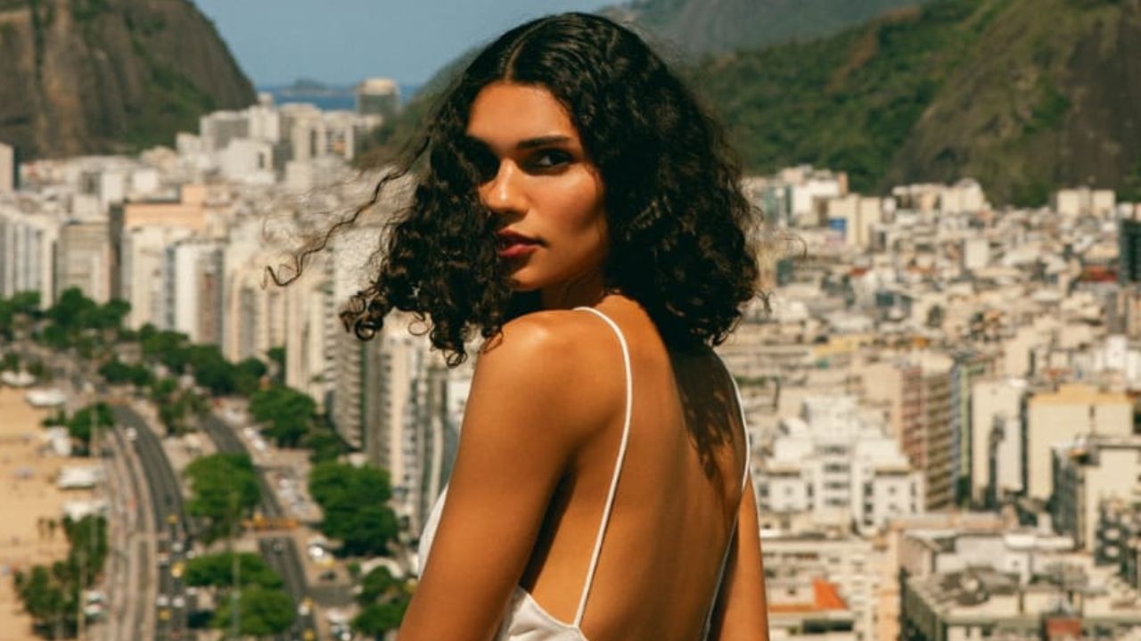 Zara lança coleção comemorativa de 25 anos da grife Lorena Bueri