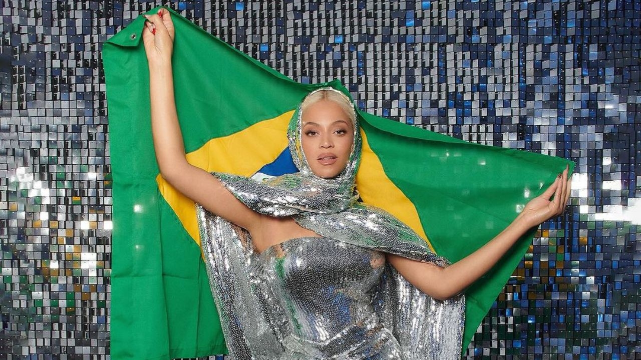 Beyoncé é cotada para show em Copacabana  Lorena Bueri