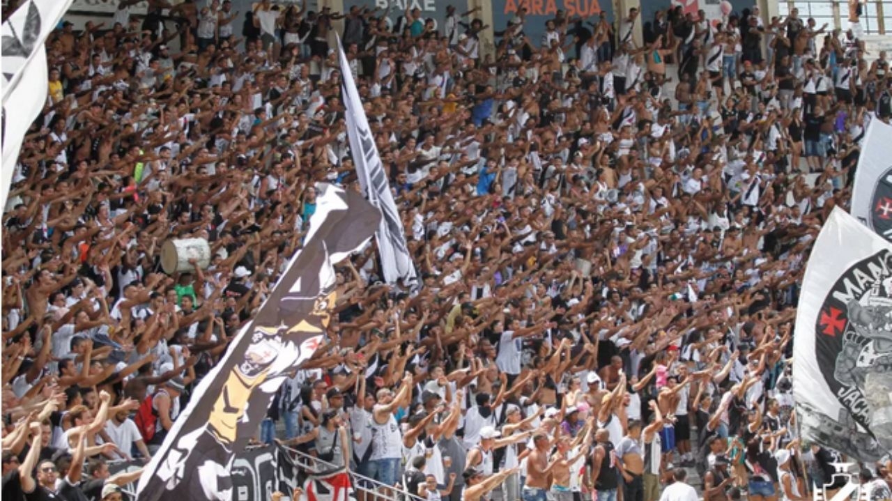 São Januário: Vasco fará treino aberto para a torcida Lorena Bueri