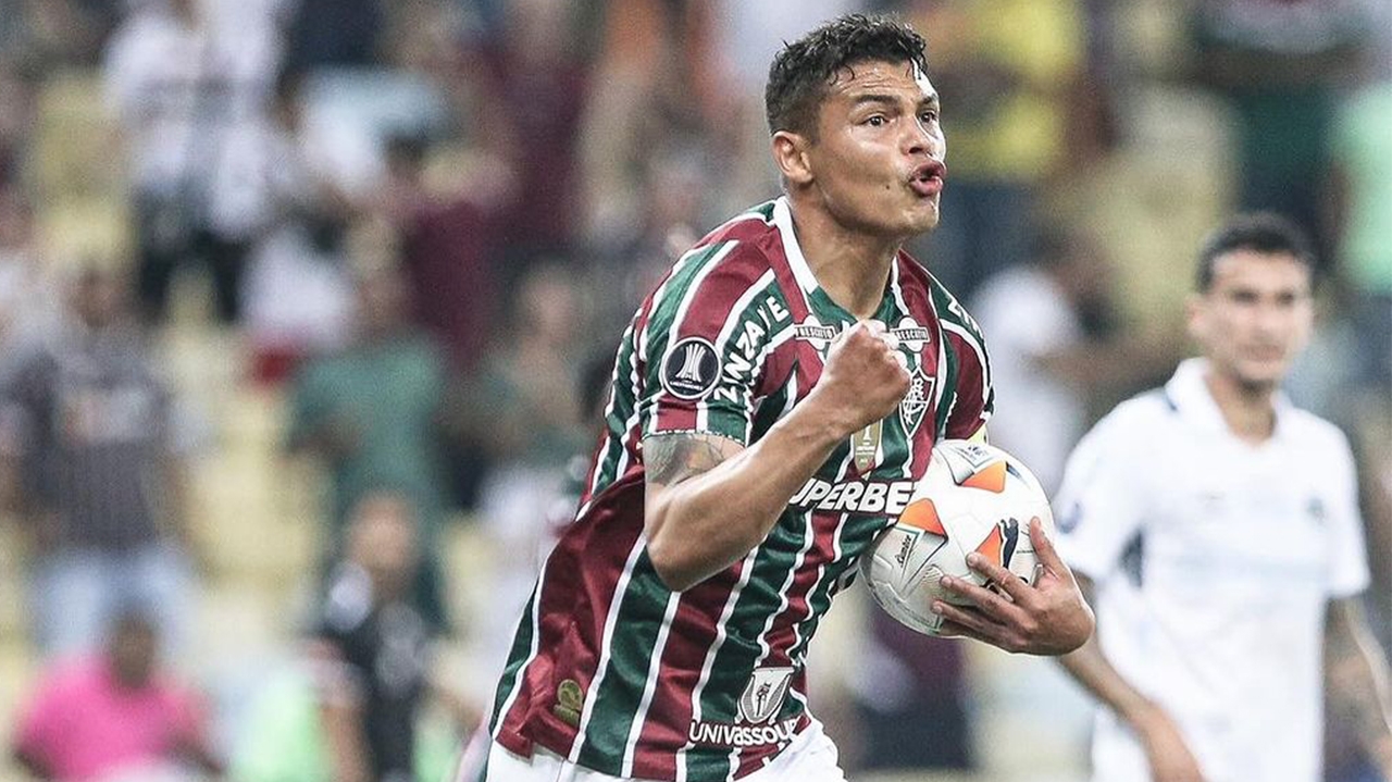 Thiago Silva não joga o Fla-Flu: lesão impede zagueiro de entrar em campo Lorena Bueri