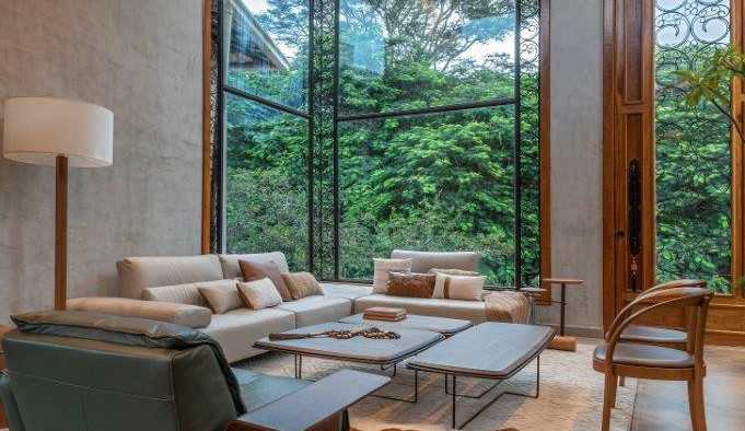Arquiteto João Daniel apresenta imóvel com ambiente família intimista e iluminado pelo sol das manhãs