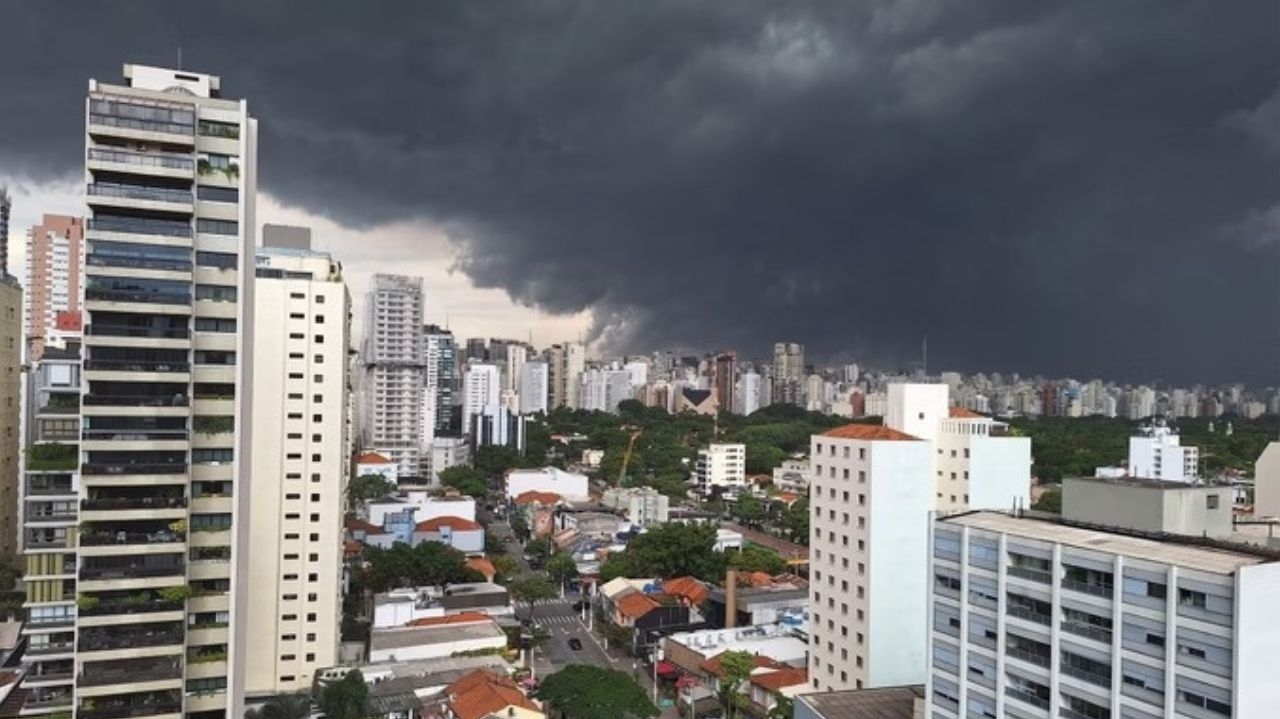 São Paulo se prepara para temporal no fim de semana  Lorena Bueri