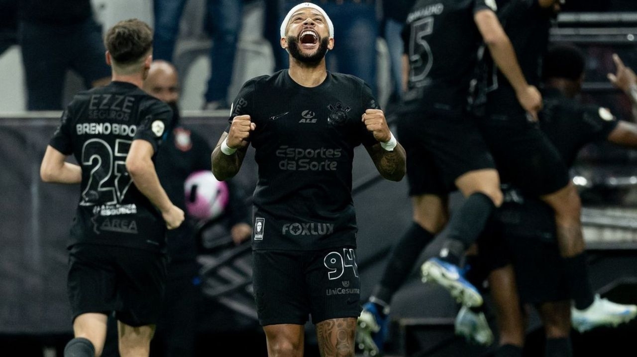 Corinthians deixa o Z4 após golear o Athletico-PR na NeoQuímica Arena Lorena Bueri