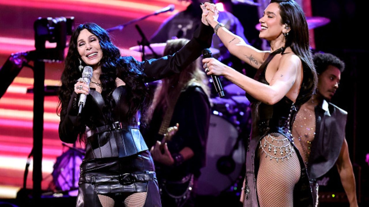 Cher e Dua Lipa abrem a cerimônia do Rock & Roll Hall of Fame com performance de 'Believe' Lorena Bueri