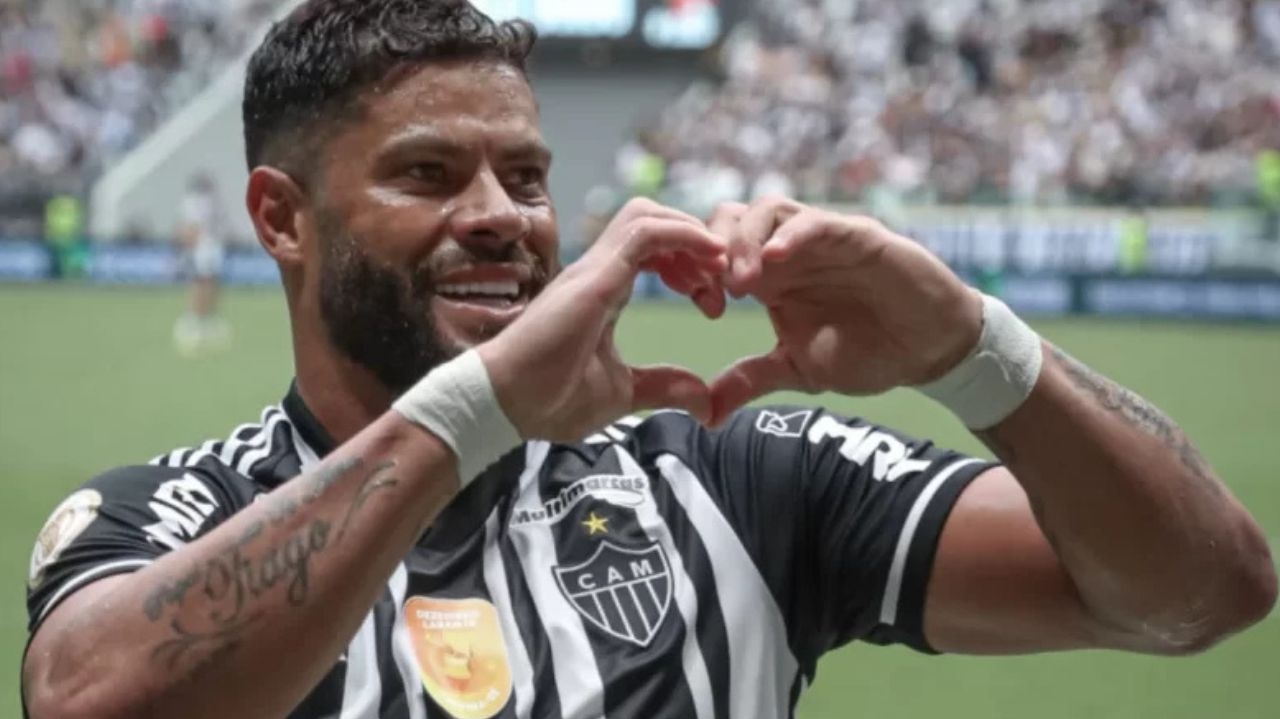 Hulk faz o gol da classificação do Atlético-MG em cima do Vasco e agradeceu o scout do time Lorena Bueri