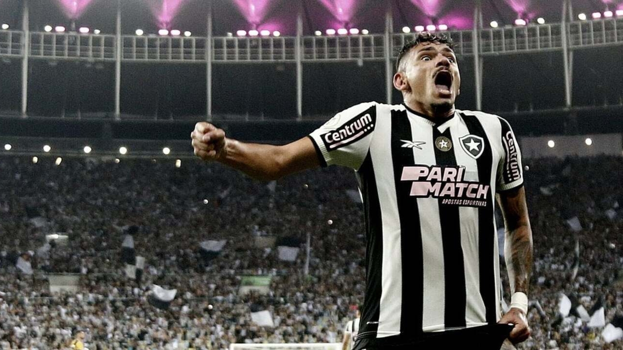 Tiquinho Soares reencontra o gol e encerra maior jejum com a camisa do Botafogo Lorena Bueri