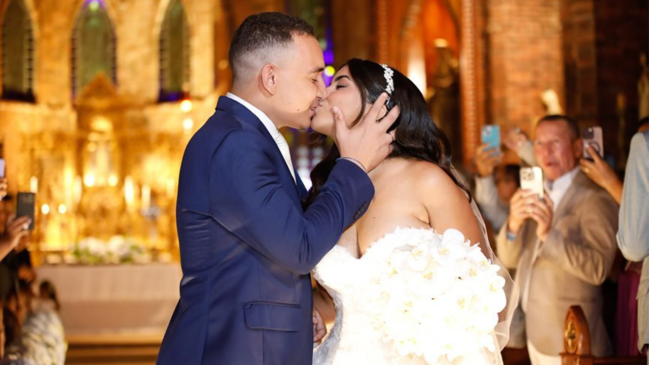 João Gomes e Ary Mirelle celebram casamento com o filho após cerimônia Lorena Bueri