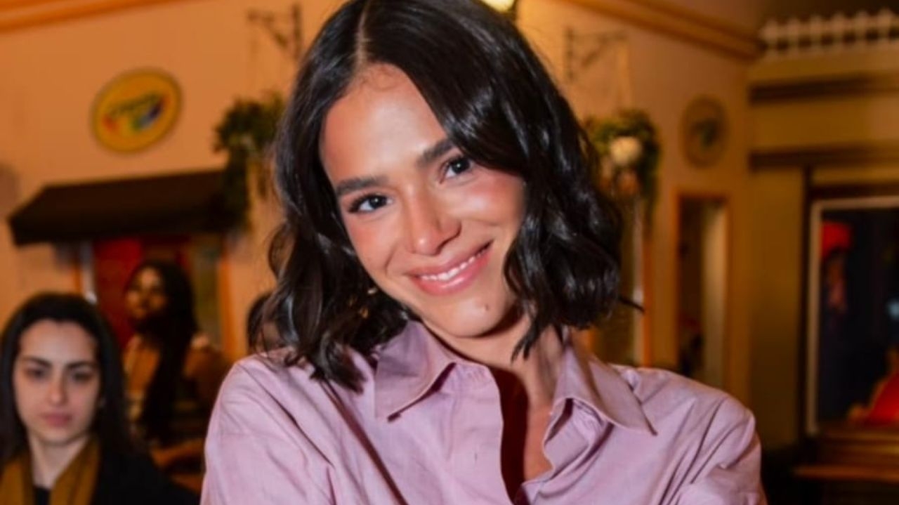 Bruna Marquezine desapega de itens de luxo em brechó online para ação beneficente Lorena Bueri