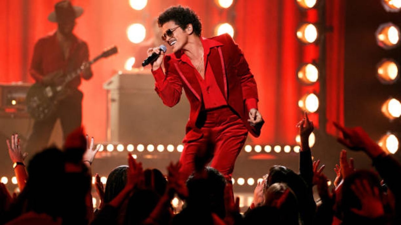 Bruno Mars redefine o topo da música digital e se torna o artista mais ouvido do Spotify Lorena Bueri