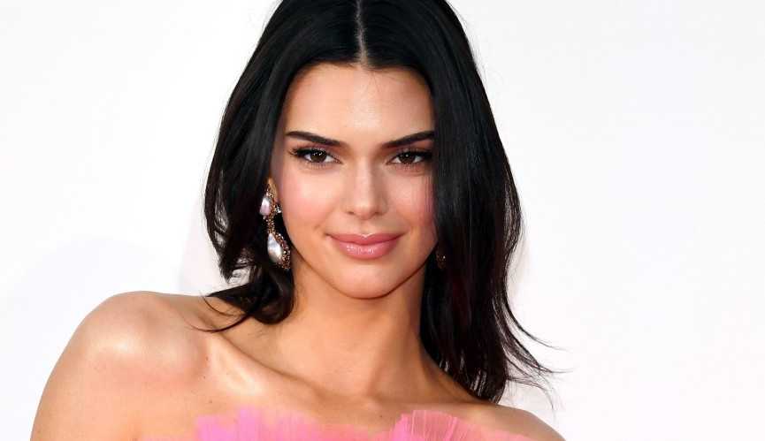 Kendall Jenner investe na carreira de moda como diretora criativa 