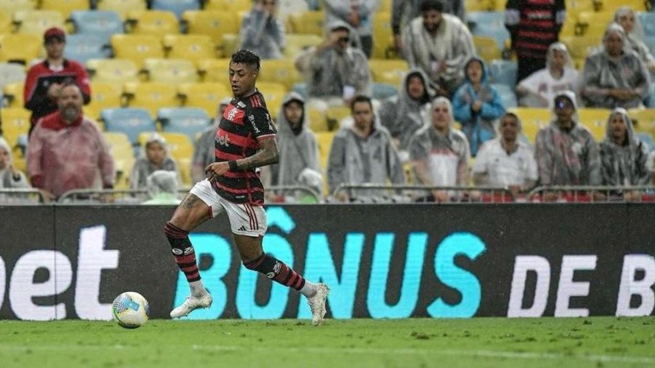 Atacante Bruno Henrique, do Flamengo, mostra argumentos sobre inocência  Lorena Bueri