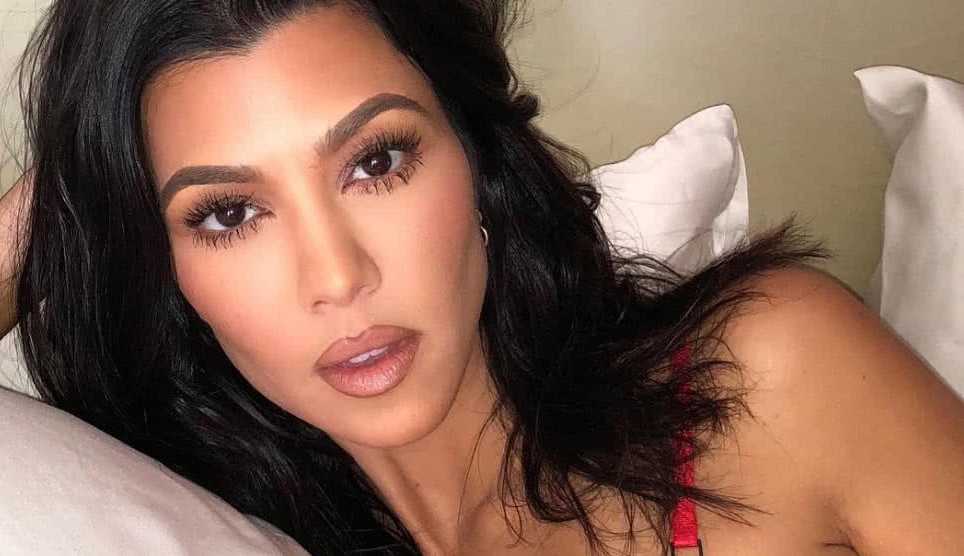 Kourtney Kardashian pretende confrontar o ex por posts criticando seu namoro atual