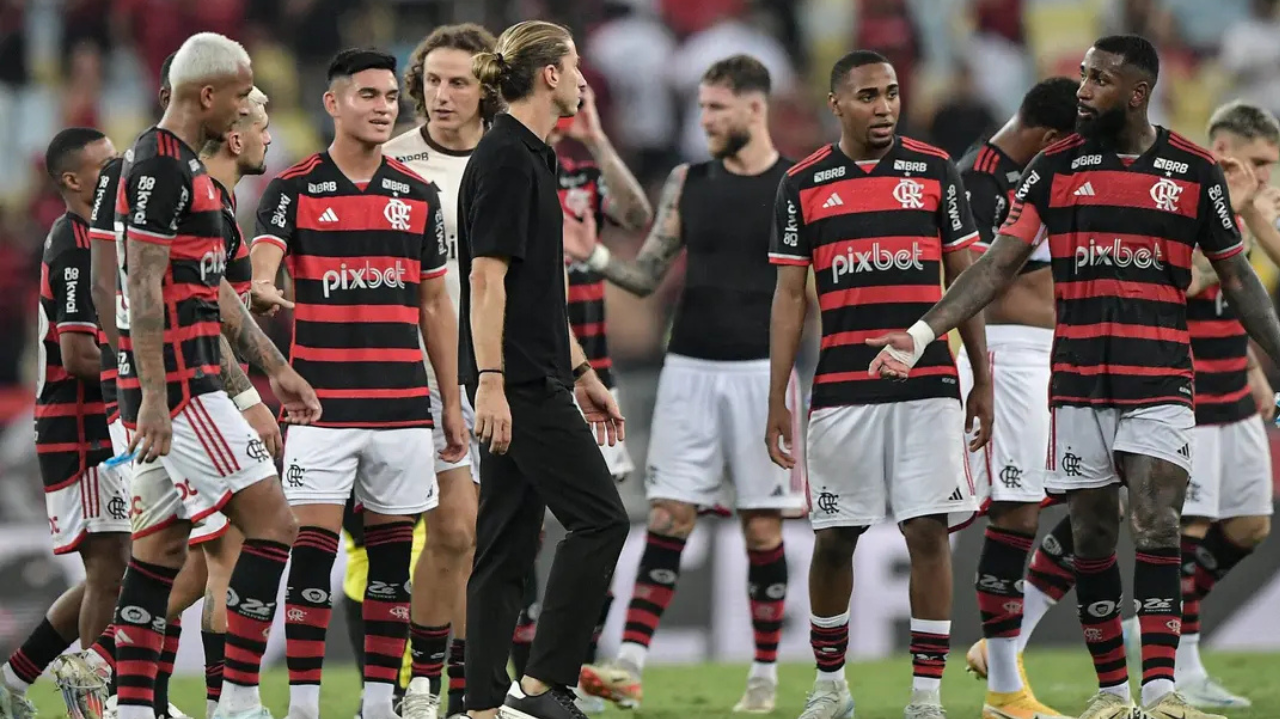 De olho na final, Flamengo poupa cinco titulares contra o Cruzeiro Lorena Bueri