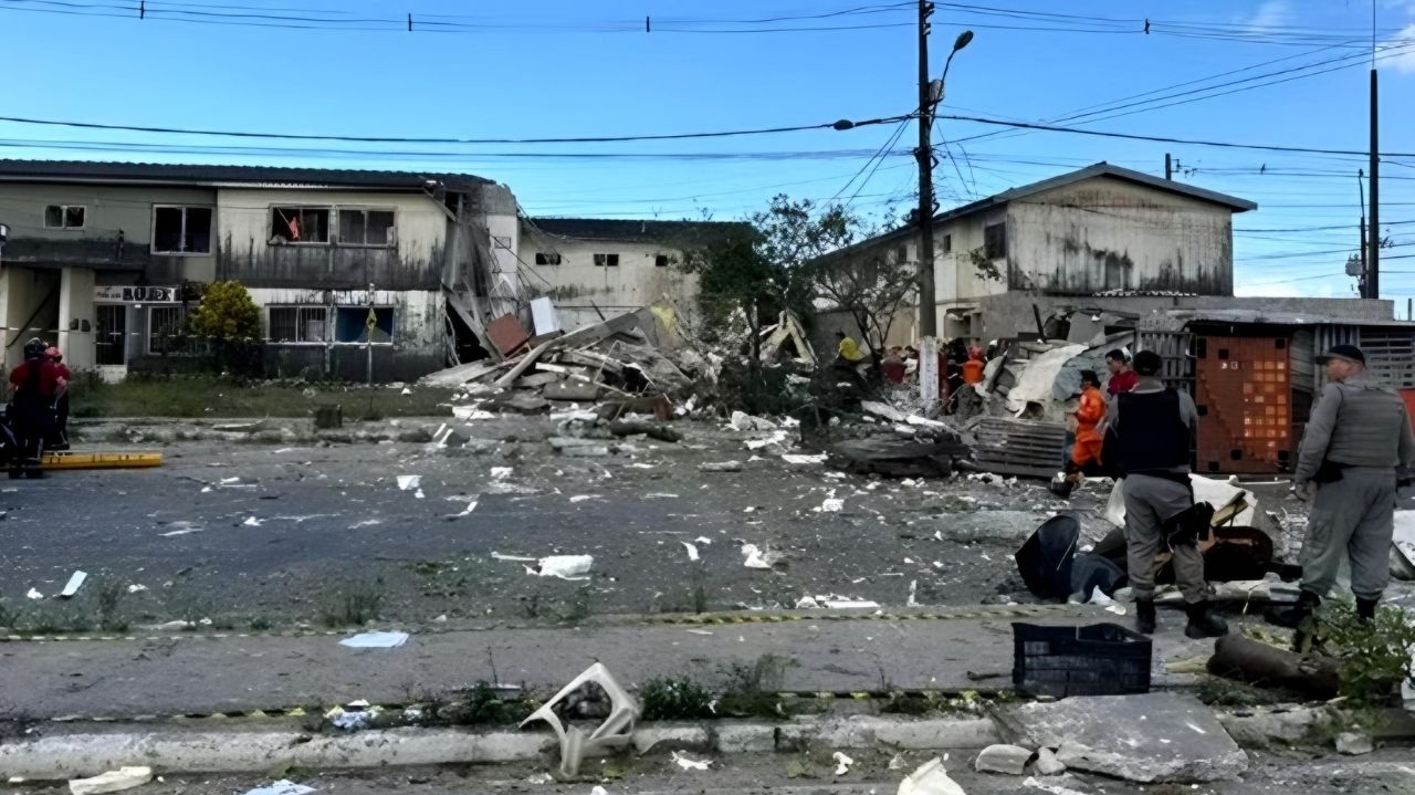 Explosão causa desabamento de prédio e deixa vítimas em Maceió Lorena Bueri