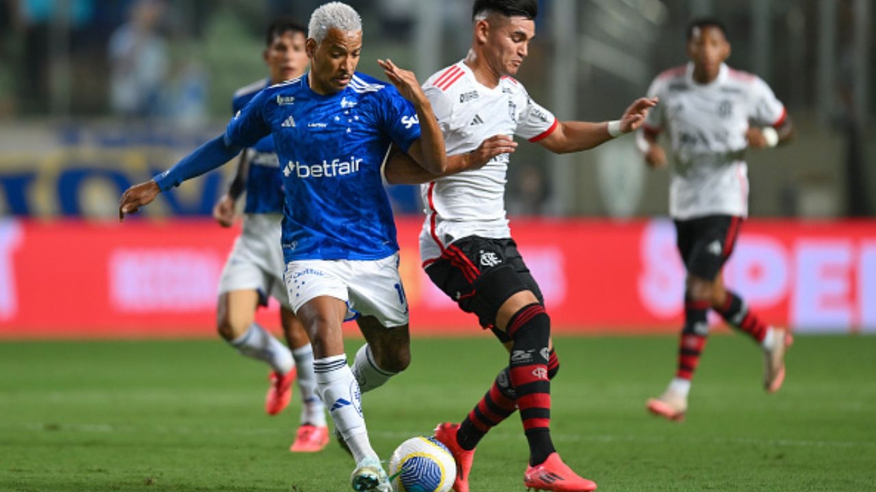 Matheus Pereira não entende substituição e admite pressão por resultados no Cruzeiro Lorena Bueri