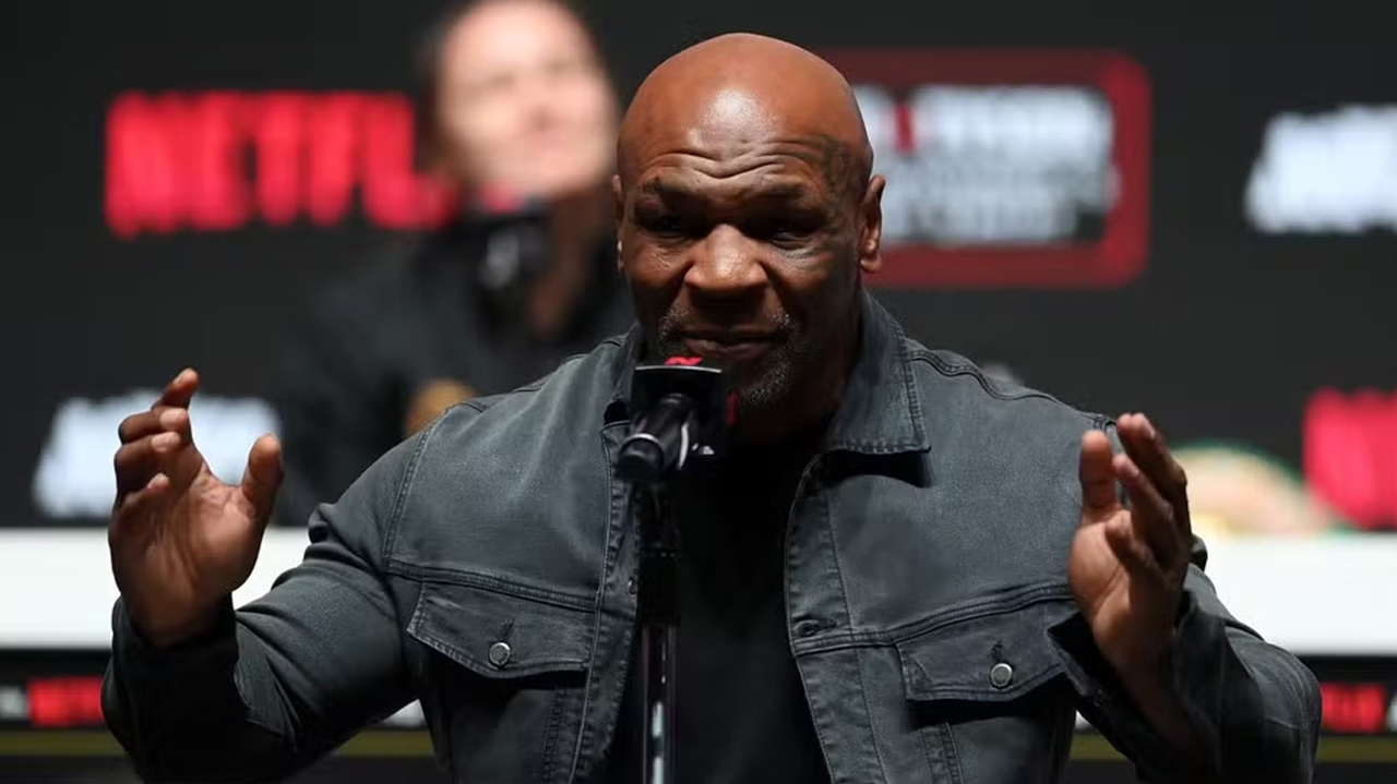 Mike Tyson perde a paciência e se irrita com pergunta sobre derrota contra Jake Paul Lorena Bueri