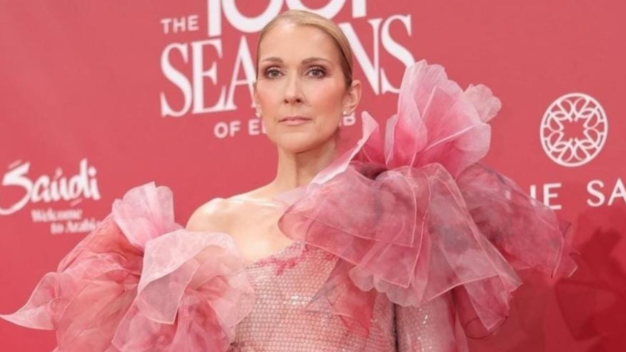 Celine Dion faz apresentação emocionante em desfile na Arábia Saudita Lorena Bueri