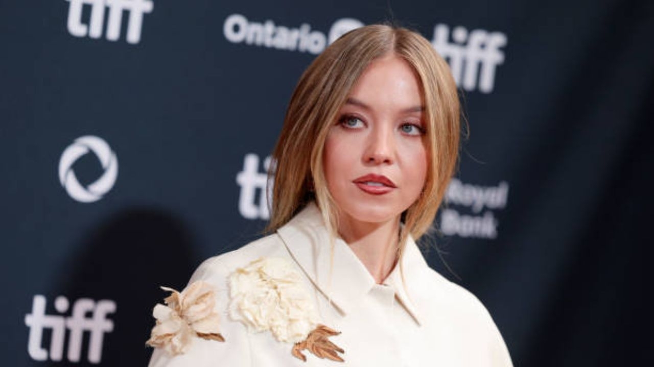 Sydney Sweeney revela rivalidade feminina preocupante em Hollywood  Lorena Bueri