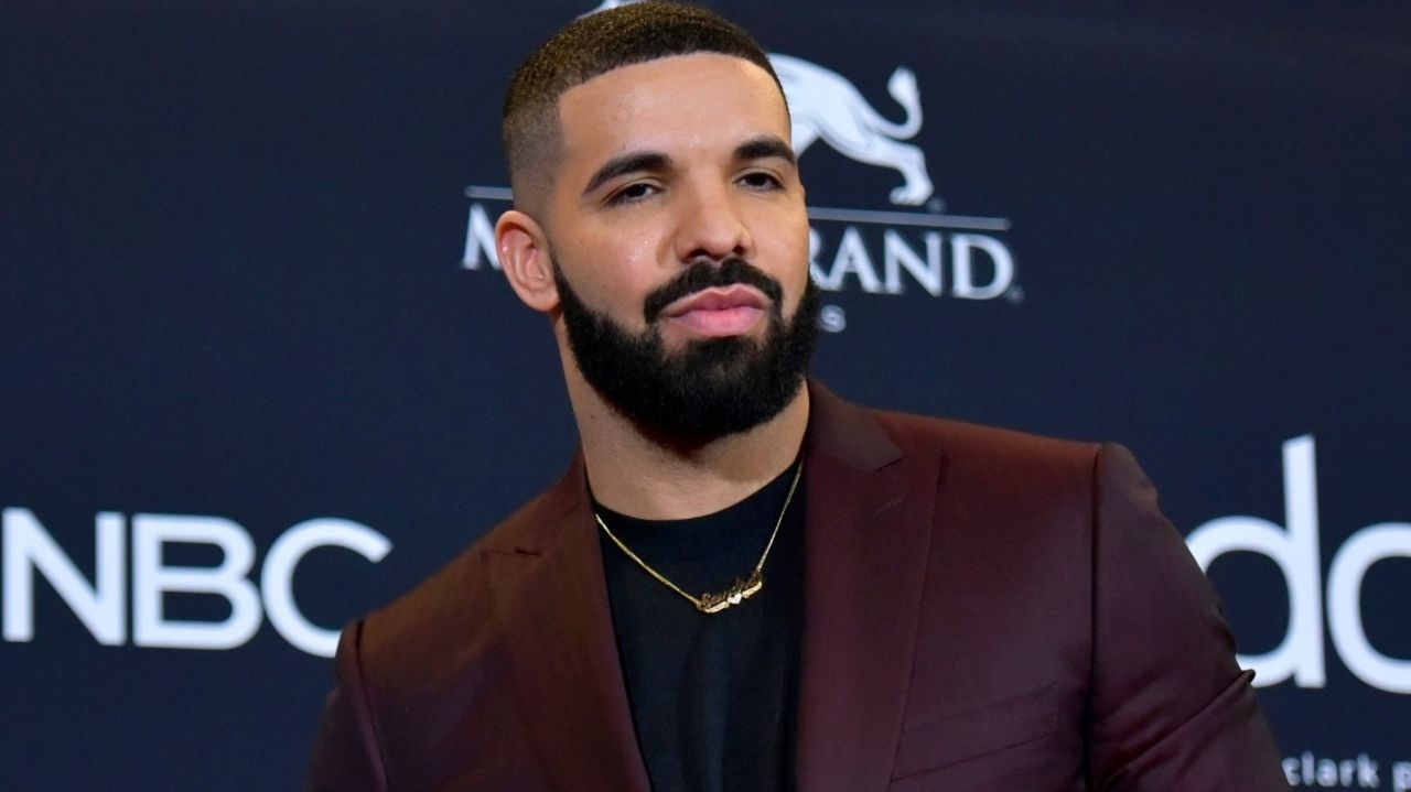 Drake perde grande aposta em luta de Tyson e 'maldição do pé-frio' continua Lorena Bueri