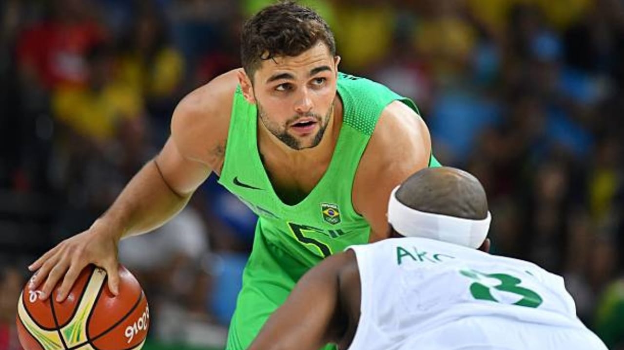 De saída do Pinheiros, Raulzinho assina contrato com a equipe de basquete do Barcelona Lorena Bueri