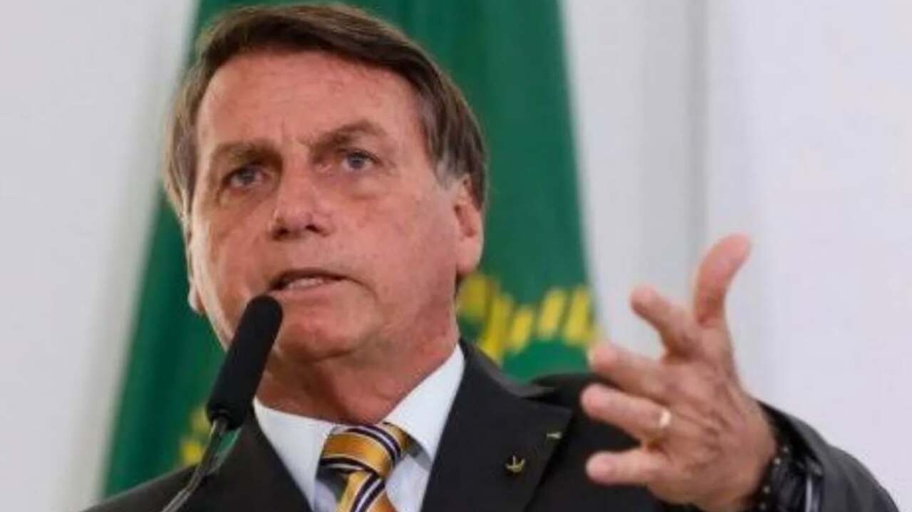 Após indiciamento, advogados de Bolsonaro tentam desqualificar acusações de golpe Lorena Bueri