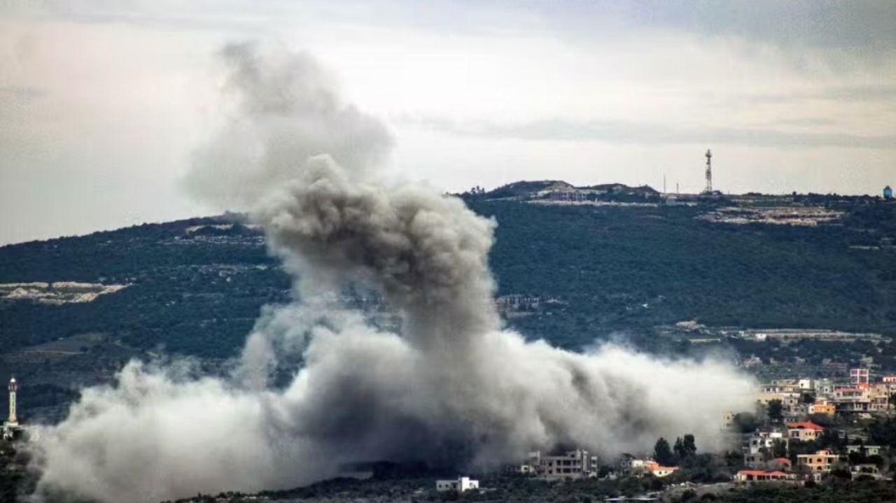 Ataque aéreo israelense de grandes proporções atinge subúrbio ao sul de Beirute Lorena Bueri