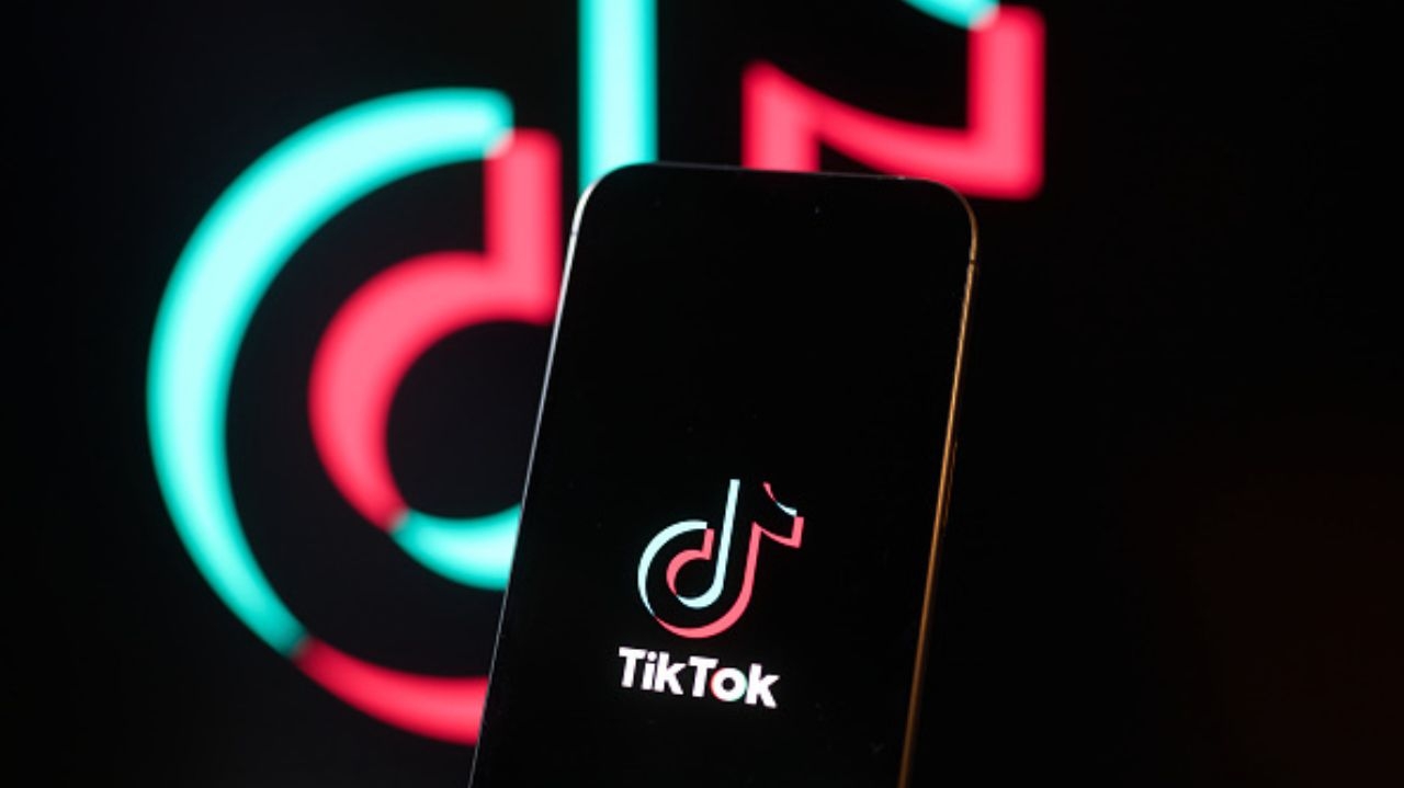 TikTok restringe filtros de beleza para menores de Idade Lorena Bueri