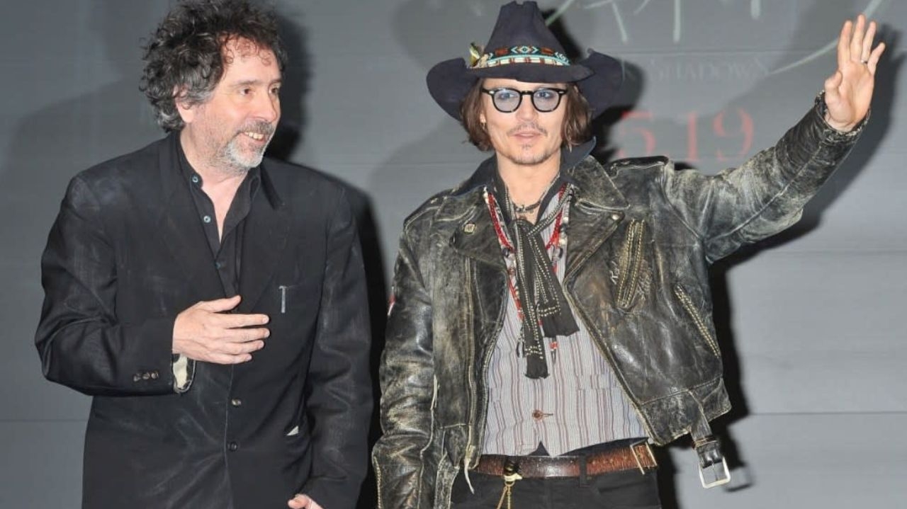 Tim Burton revela que voltaria a trabalhar com Johnny Depp mesmo após polêmicas  Lorena Bueri