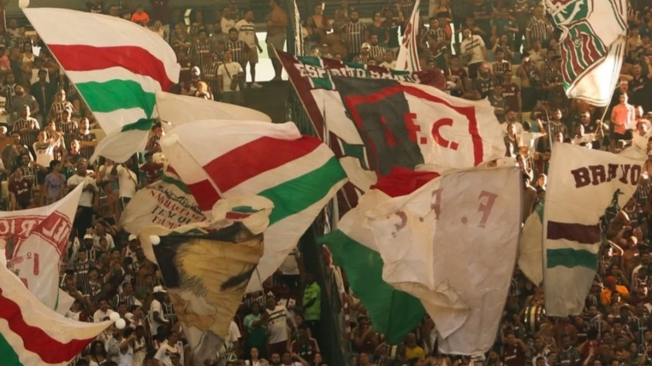 Torcida do Fluminense demonstra apoio nesta reta final de Brasileirão Lorena Bueri