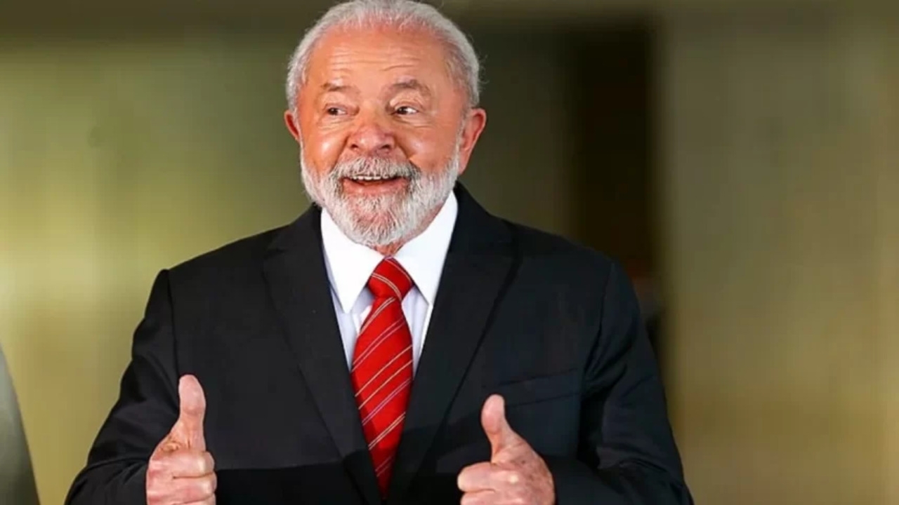 Novo boletim médico diz que Lula está “lúcido, conversando e passou a noite bem” Lorena Bueri