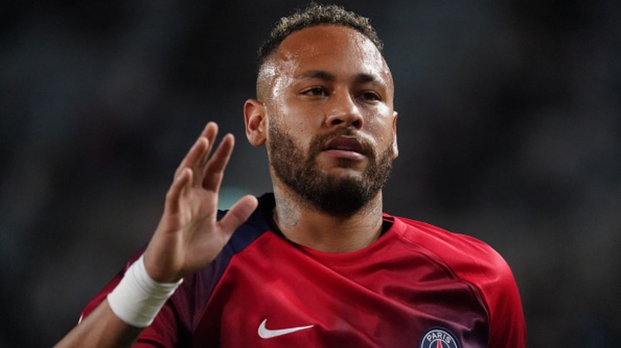 Neymar lamenta “injustiça” em saída do PSG Lorena Bueri