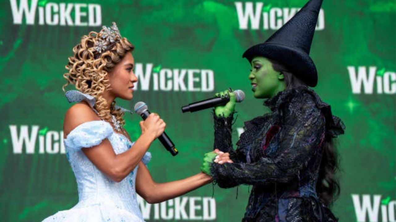 Autor de 'Wicked' também vê Glinda e Elphaba como um casal Lorena Bueri